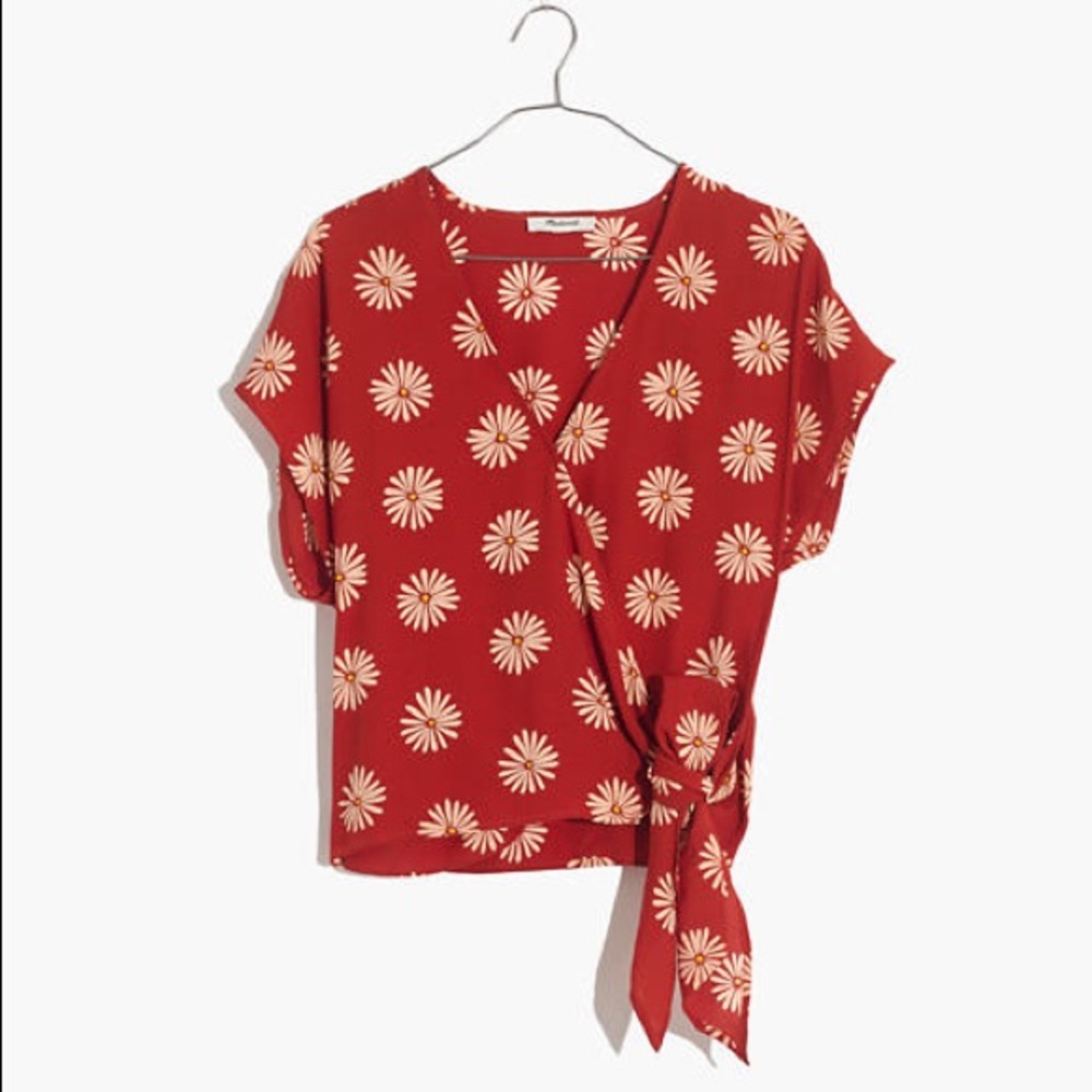 Sash-Tie Wrap Top in in Daisy Daydream
